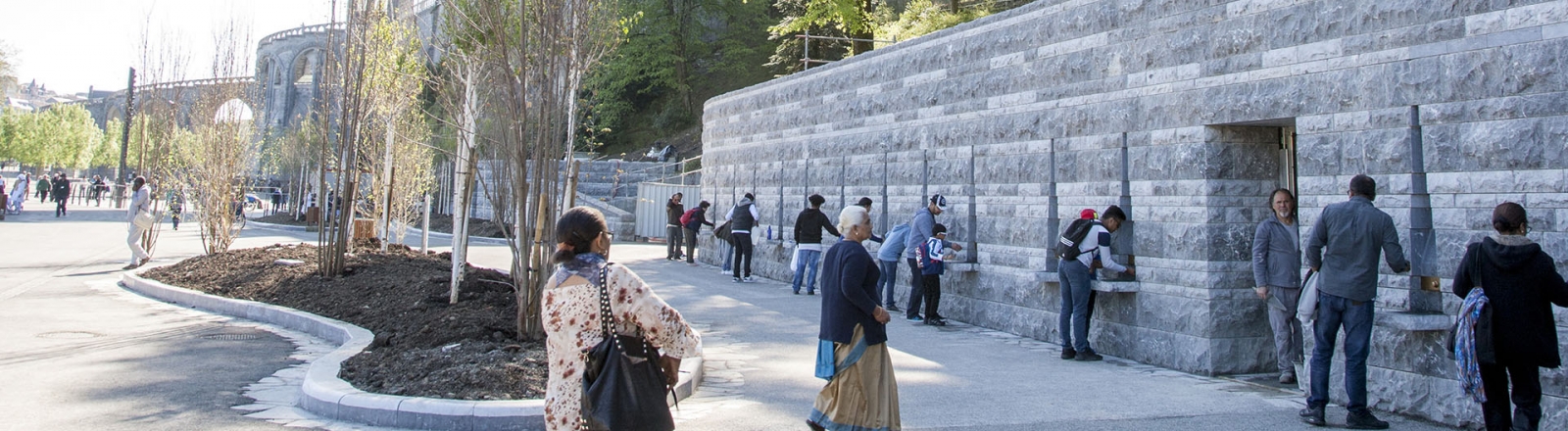 eaux de sources de lourdes