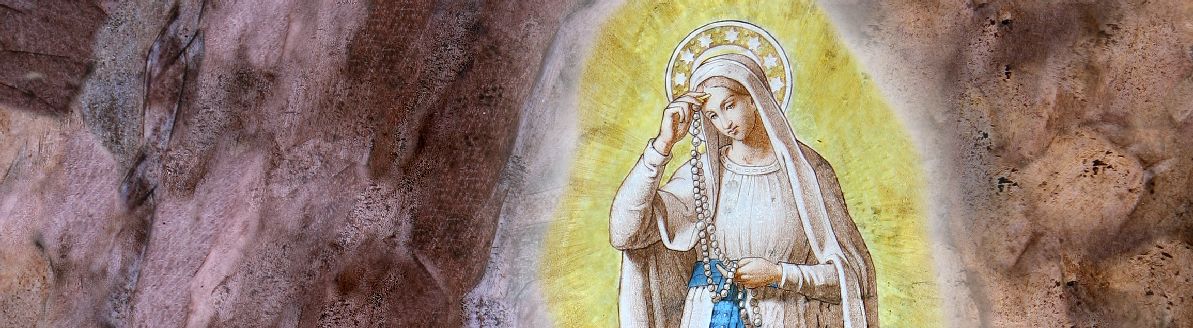 Détail d'un vitrail de la basilique de l'Immaculée Conception à Lourdes