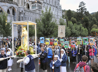 Am 8. Dezember feiert Lourdes die Unbefleckte Empfängnis : beteiligen sie sich an der weltweiten Gebetskette !