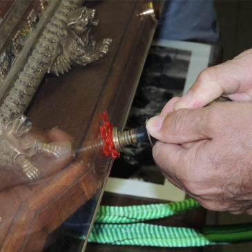 Les reliques de sainte Bernadette sont en Italie.