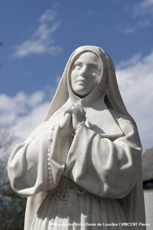statue de sainte bernadette