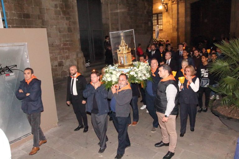 reduit_BARCELONE-PROCESSION-VIERGE-ET-RELIQUES_0701