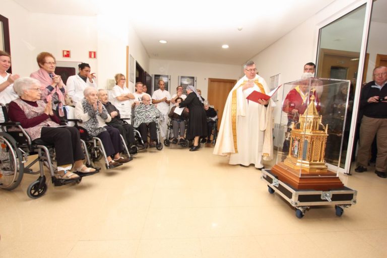 reduit_CARROUSEL-PHOTO-11-Benediction-Reliquaire_0763