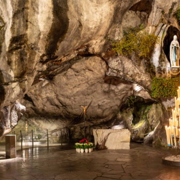 11 febbraio: Prima apparizione di Maria a Bernadette SoubirousFesta di Nostra Signora di Lourdes28a Giornata Mondiale del Malato