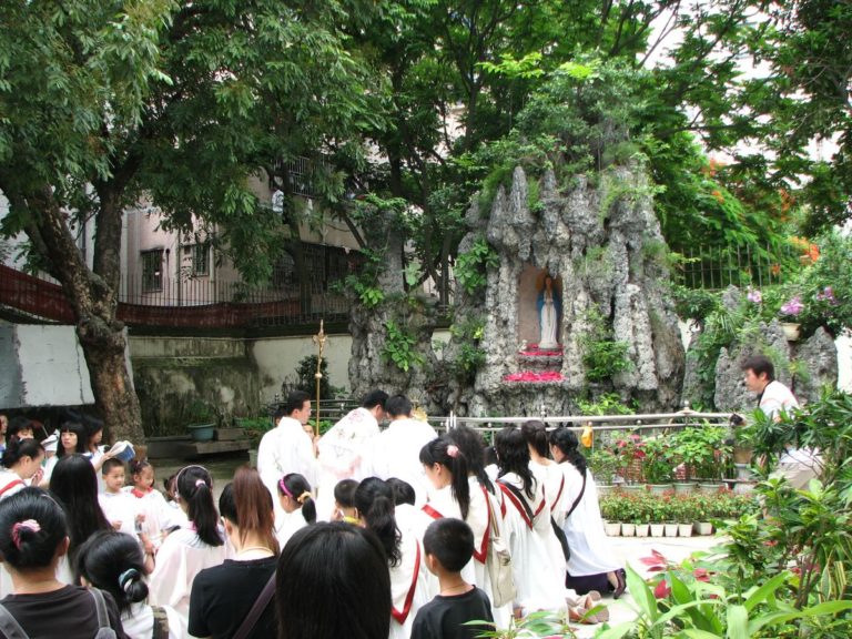 Chine Shenzhen St Paul Nantou procession Corpus Christi 2