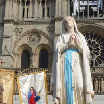 Le 15 août, procession mariale à Paris