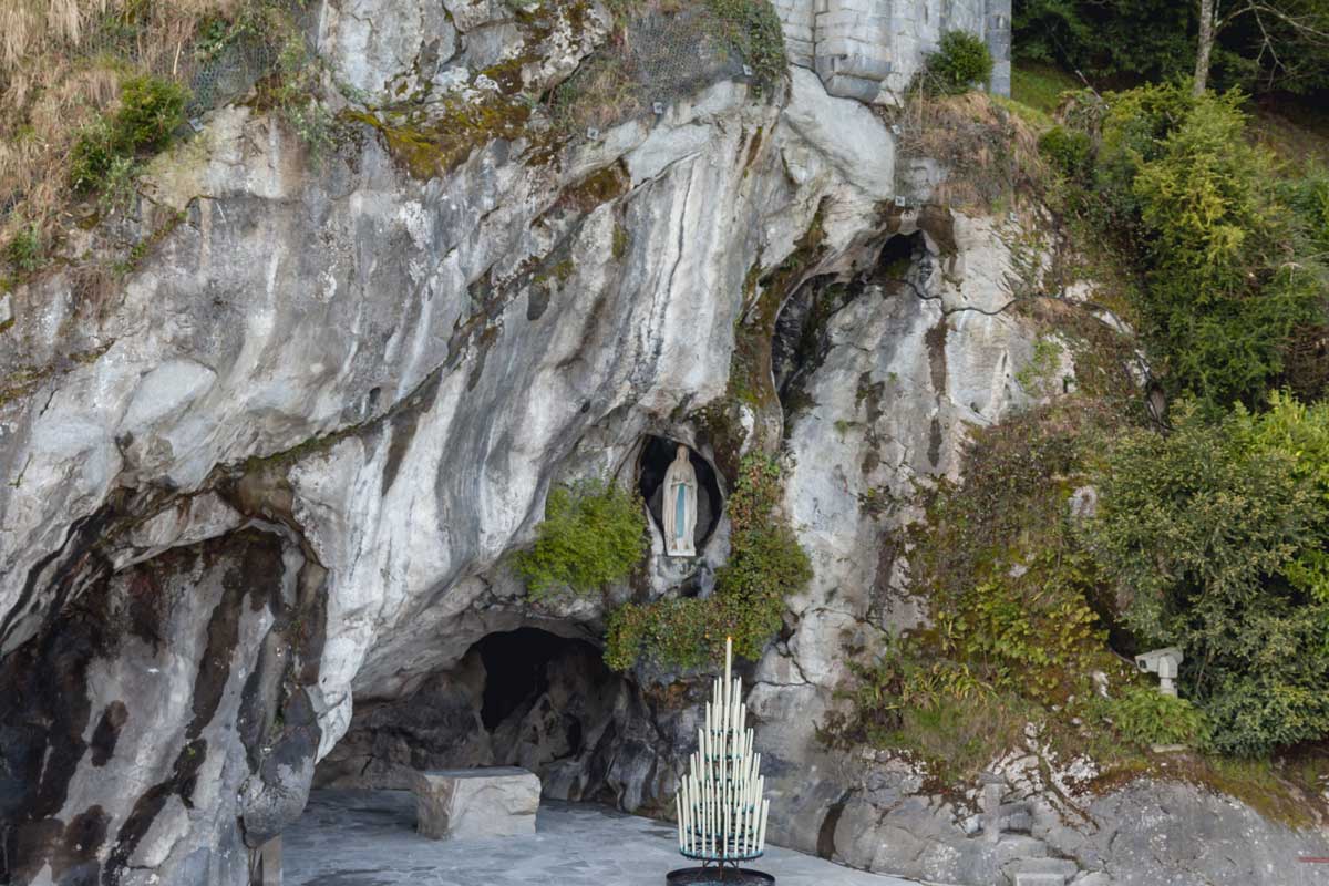 Notre - 11 février : fête de Notre Dame de Lourdes Vignette_Grotte_1200x800px