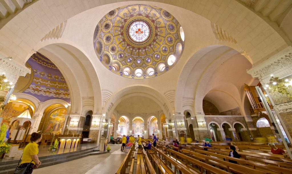 Intérieur de la basilique Notre-Dame du Rosaire