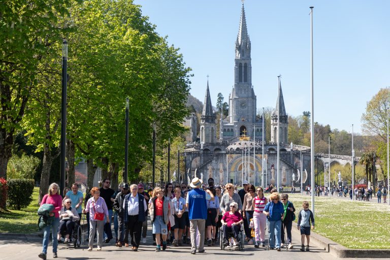 Pèlerins à Lourdes